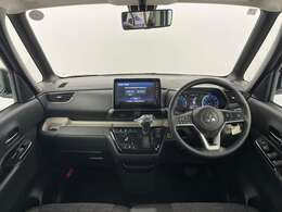 【インパネ全体】全方位で視界が広く、高い目線で運転もしやすいです！