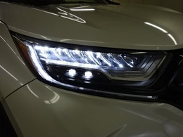 【LEDヘッドライト】ディスチャージヘッドライト（HID）と同等の明るさで、夜道や雨天走行が明るく視界良好！！　フォグライトも装備で、安心感さらにUPです♪安心ドライブを楽しんで下さい♪