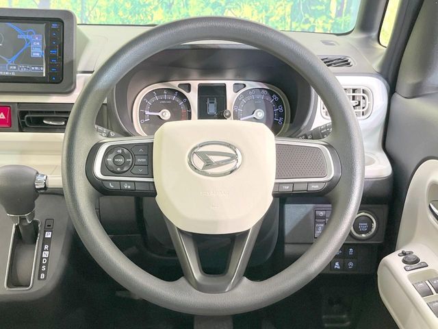【ステアリングスイッチ】運転中、前方から目線をそらすことなく、オーディオ等の操作が可能な便利機能！安心＆快適なドライブを演出してくれます♪