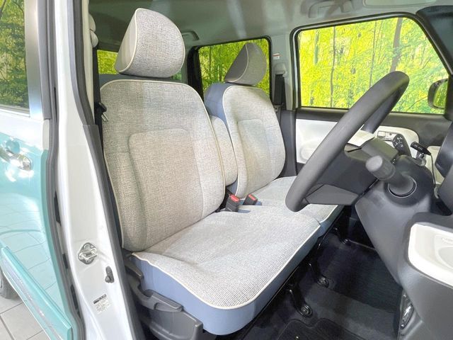 運転席シート廻りは使用感も少なく、良好な状態となっています。丁寧に使われていたことがよくわかりますね。