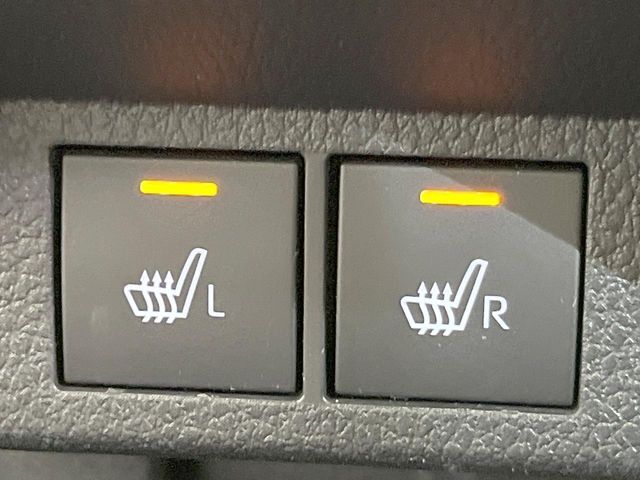 【シートヒーター】寒い日に重宝するシートヒーター！エアコンより早く温まってくれるので寒がりの人も安心ですね♪エアコンの温風は乾燥するから苦手、という方にもをおすすめです。