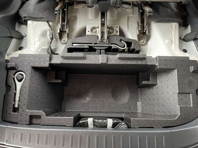 鈴鹿サーキットすぐ北！イオンモール鈴鹿からも車で約5分の好アクセス◎エリア最大級！約1，000坪の展示場に軽自動車を130台展示！お客様にピッタリのお車がきっと見つかります！お気軽にご来店ください♪♪