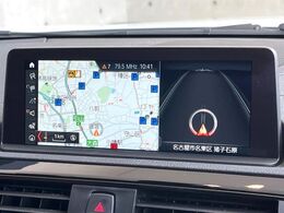 ●純正ナビ:一体感のあるナビは、高級感ある車内を演出してくれます。Bluetooth再生などオーディオ機能も充実しておりますので、運転もより楽しめます♪