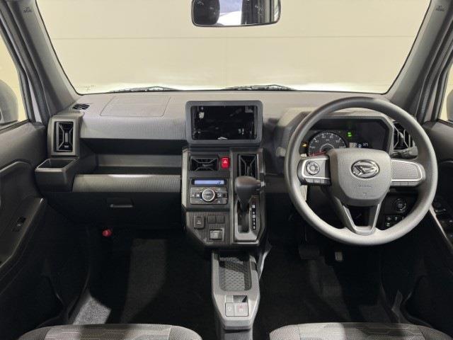 届出済未使用車とは、登録済みでなおかつ使用していない車のことを指します！ナンバー登録はしてあるものの、実際には使用されず保管しているケースが多く、必要最低限の走行しかしていないお車です♪