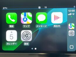 ●Apple　Car　Play：スマホとの有線接続で、ナビ・オーディオ再生などスマホのアプリ機能が画面でも使える便利機能です！
