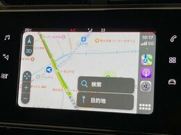 ●Apple　Car　Play：スマホとの有線接続で、ナビ・オーディオ再生などスマホのアプリ機能が画面でも使える便利機能です！