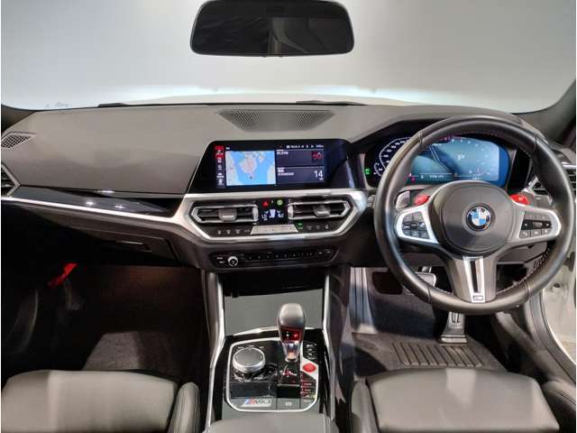アウトバーンでの走行を見据えたBMWのブレーキシステムはもしもの時にもいち早くマシンを停止してくれます。