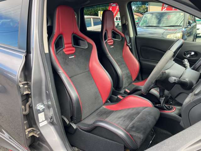 内装ルームクリーニング済みです。納車時にはもう一度綺麗にいたしますよ！気になる点がございましたらお気軽にお申し付けください。詳しくはスタッフまで⇒0120-87-5335