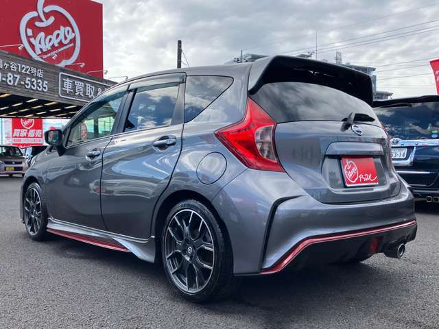 電車でご来店の場合、最寄り駅は埼玉高速鉄道埼玉スタジアム線の新井宿駅です。徒歩5分くらいではありますがご連絡いただければ駅までお迎えにあがります。詳しくはスタッフまで⇒0120-87-5335