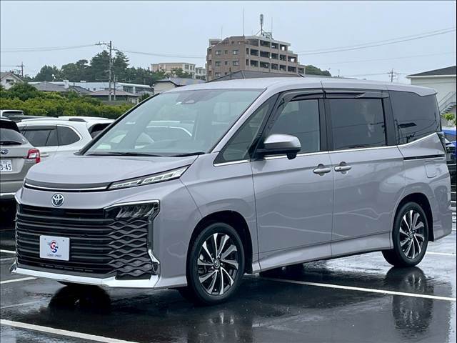 自動車と一緒に任意保険もご相談下さい。専任スタッフがお車にに合った内容をご提案させていただきます。