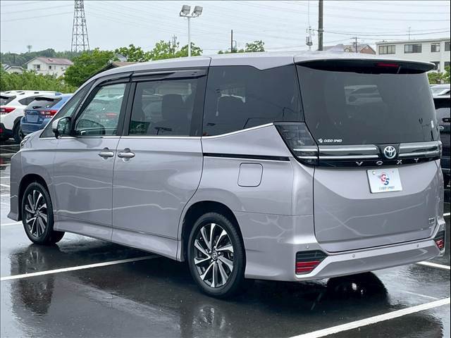当店お薦めのボディガラスコーティング【FLAQS】はいかがでしょうか？中古車の輝きを取り戻す、ボディーガラスコーティングです。スタッフもお薦めのオプションです！