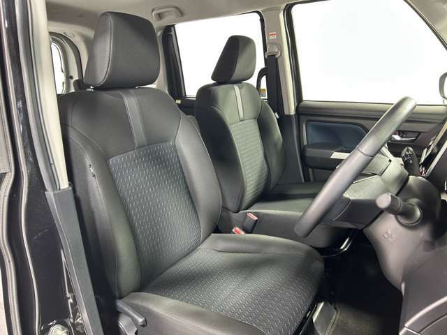 【1列目】店舗にて現車の確認も頂けます！ 最新ナビ(フルセグ・DVD再生)もご案内しております。カロッツェリア・アルパイン・イクリプスのカーナビを取扱っています！バックカメラ(バックモニター)の取付も可能！