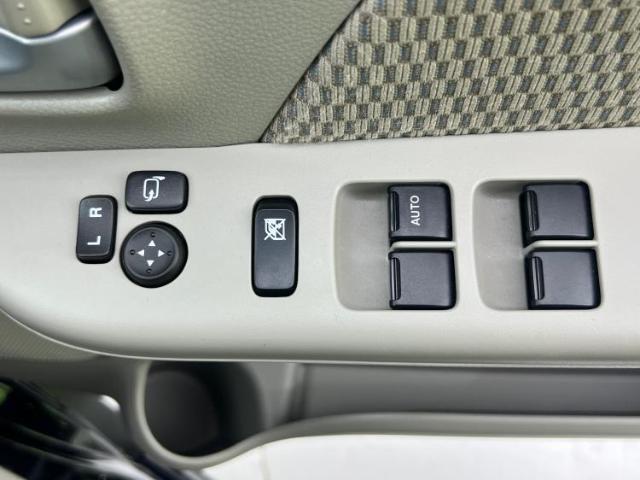 お車に合わせて無料保証以外にも、保証範囲、期間、距離を拡充させた有料保証もご用意しております！中古車の購入が初めてで不安・・・というお客様もご安心ください！