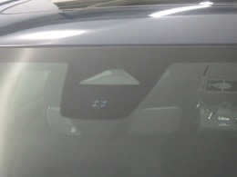 ホンダセンシング搭載！誤発進抑制機能・路外逸脱抑制機能・歩行者事故低減ステアリング・車線維持支援システム・先進車発進お知らせ機能など多彩な先進安全機能でより安全で快適なドライブを支援します。