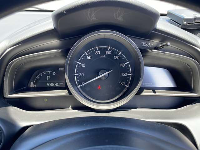 【スピードメーター】メーターがシンプルで見やすく運転しやすいですね！