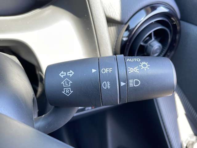【運転席操作部】快適なドライブを楽しむための機能が装備されています！運転席から触れるので、使いやすいです！除菌プランいれていただくと、さらに清潔で安心していただけます！