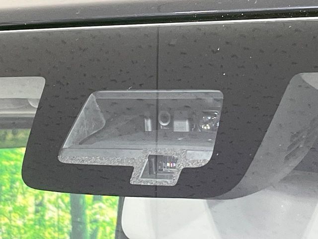 【スズキ　セーフティサポート】走行中に前方の車両等を認識し、衝突しそうな時は警報とブレーキで衝突回避と被害軽減をアシスト。より安全にドライブをお楽しみいただけます。
