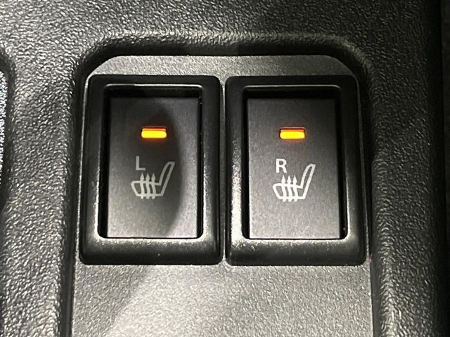 【シートヒーター】寒い日に重宝するシートヒーター！エアコンより早く温まってくれるので寒がりの人も安心ですね♪エアコンの温風は乾燥するから苦手、という方にもをおすすめです。