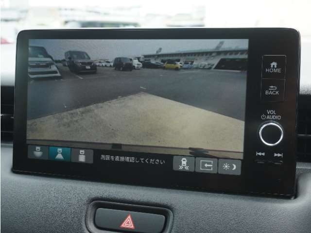 ◆バックカメラ◆リバースにするだけで映ります、後方の安全確認や、狭い駐車場での車庫入れ、雨の日や夜間など視界の悪い時に便利です！安全にバックする為には欠かせない装備です。