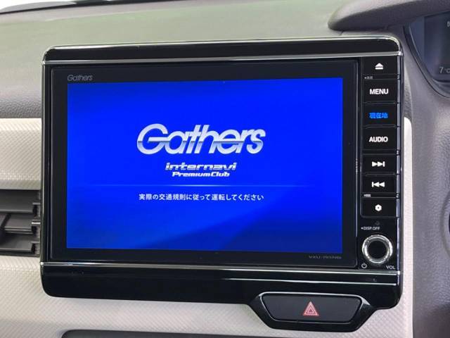 【純正8型ナビ】人気の純正ナビを装備しております。ナビの使いやすさはもちろん、オーディオ機能も充実！キャンプや旅行はもちろん、通勤や買い物など普段のドライブも楽しくなるはず♪