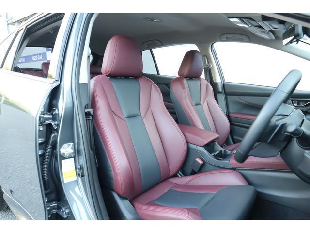 STIスポーツならではのボルドーレザー内装です！運転席も気になる様な大きなダメージ無く綺麗な状態が保たれております！パワーシート＆シートヒーター装備！