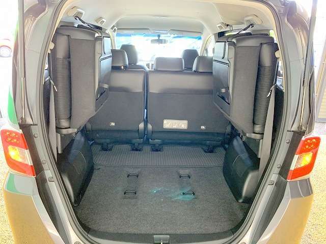 様々なシートアレンジで大きな荷物の収納が出来ます！便利ですよね♪