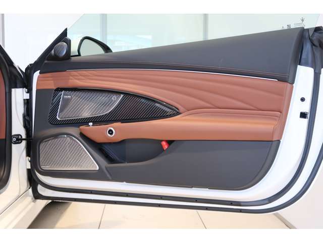 新車・中古車キャンペーン実施中！高年式から低年式まで数多く揃えております。乗出し総額やご希望金額等メールお電話にてご相談お問い合わせ下さい。