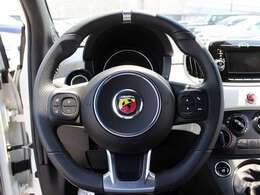 ステアリングスイッチも装備しており、運転中に音量の変更など、操作性も良いです。詳しくはフリーコール0078-6002-080898までお気軽にお問合せ下さい。