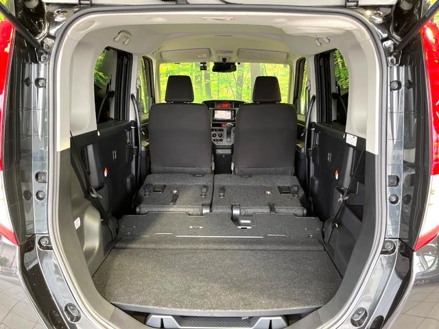 普段のお買い物や通勤、送迎等に十分な荷室スペースを確保しております。セカンドシートを倒すと、大きな荷物の積載も可能です♪
