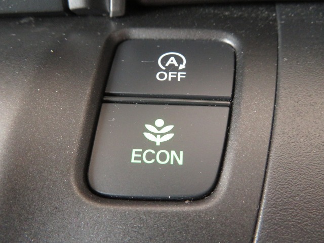 ECONボタンで低燃費モードに☆☆☆ECONスイッチを上手に使ってエコドライブ♪♪環境にもお財布にも優しい装備です☆☆☆