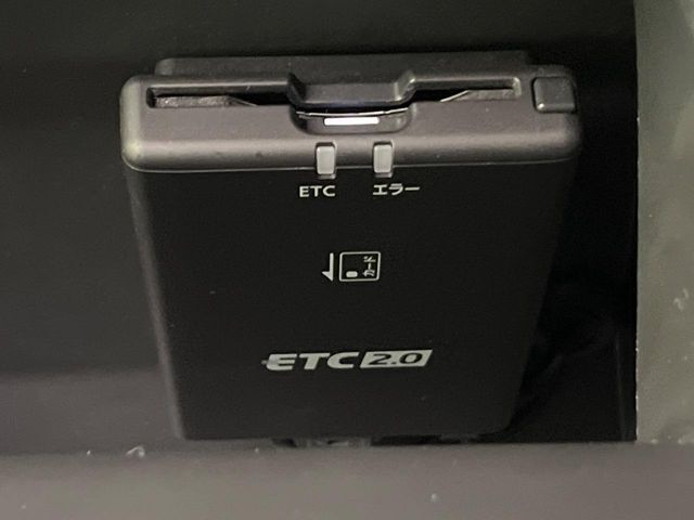 【ETC】高速道路の料金所をストレスなく通過！話題のスポットやサービスエリアに多い「スマートIC」利用時は必須のアイテムです。当店でセットアップを実施、ご納車当日からすぐにご利用いただけます！