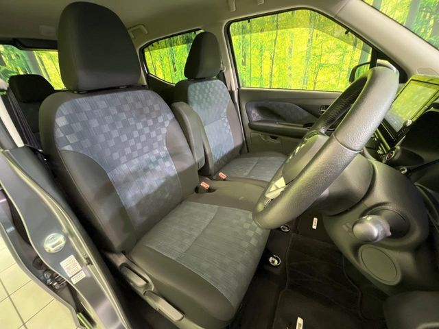 運転席シート廻りは使用感も少なく、良好な状態となっています。丁寧に使われていたことがよくわかりますね。