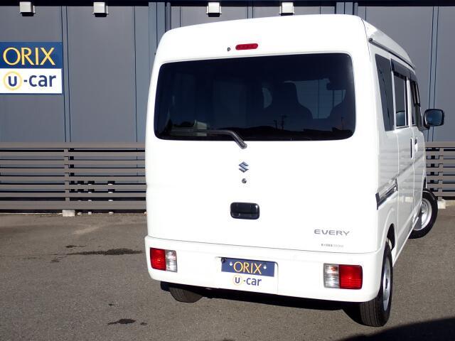 リヤビューの画像になります。オリックス認定中古車には、ご購入後も安心してお乗りいただくために、独自の「オリックス認定中古車保証」をお付けしています。