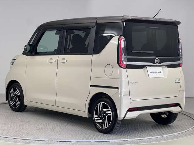 【ワイド保証】日産販売店の中古車には、無料で保証が付いています。走行距離無制限で、無料保証期間は1年間から。品質に自信があるから実現した、日産ならではの保証です。