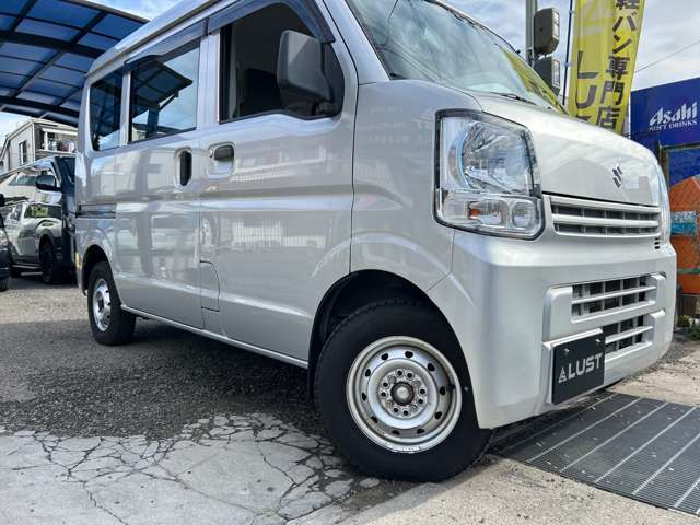 ☆当店ではリーズナブルな価格で購入できお客様に何よりも一番喜んでいただき笑顔が溢れるお店作りを意識していおりますので、押し売り、利益目的での販売は一切ございません☆僕と一緒に素敵な1台を探しましょう☆