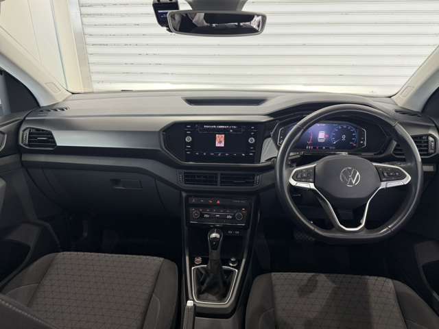 どこへでも連れて行ってくれそうな安心感がある。高速道路を走るたびに、購入してよかったと思える1台です♪