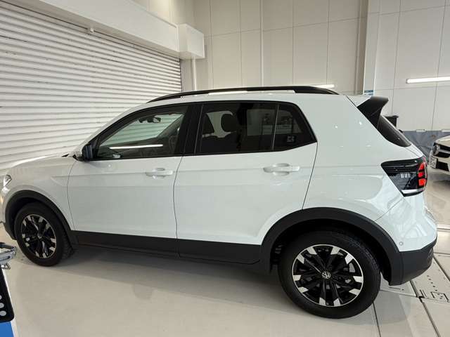 大きな傷凹みもなく大変いい状態のお車です♪