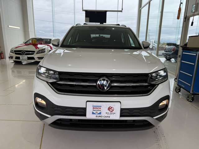 EURO　CARSショールームには営業マンがおりません。欧州車整備に精通した整備士が販売しております。整備のこと維持費のこと等何でもお気軽にご相談下さいませ。