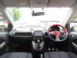 黒系内装でスポーティな一台！