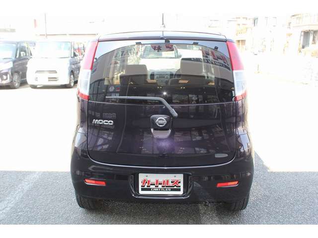 カートルズ中古車はクオリティファースト♪★仕入れたクルマをまずは入庫チェックで不具合などがないか細かくチェックします★車内の清掃を入念に行います。