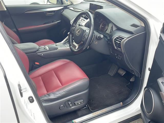 【運転席操作部】快適なドライブを楽しむための機能が装備されています！運転席から触れるので、使いやすいです！除菌プランいれていただくと、さらに清潔で安心していただけます！