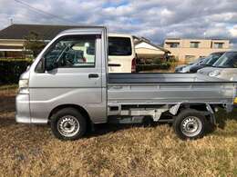 在庫車両だけでなくオートオークションからの注文販売も行っております。