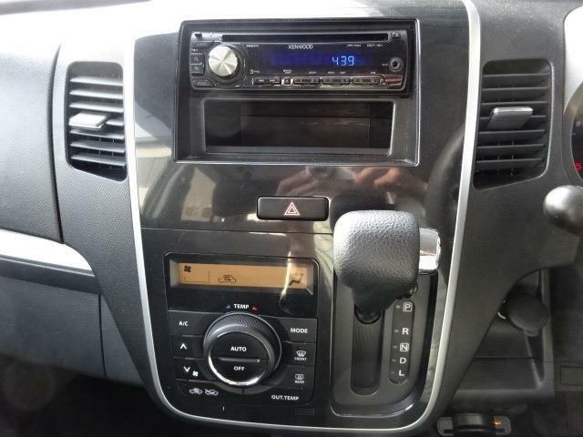 CDデッキ付きです。ドライブに音楽は欠かせませんね♪いい音かけて、快適空間を演出して下さい。