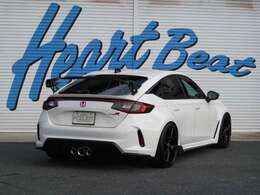 ワイドトレッドスペーサーでバッチリのアルミサイズ！！駐車時に便利なバックカメラ付！！