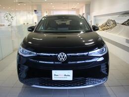 フォルクスワーゲンの塗装にはこだわりがあります。エナメル質の光沢をもつ塗装の秘訣は、時間をかけた塗装工程によるものです。ボディ全体に施される下地工程や塗装作業は実に6工程にも及びます。