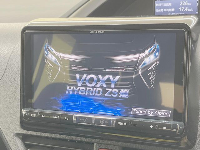 【BIG-Xナビ】人気の大画面BIG-Xナビを装備。専用設計で車内の雰囲気にマッチ！ナビ利用時のマップ表示は見やすく、テレビやDVDは臨場感がアップ！いつものドライブがグッと楽しくなります♪