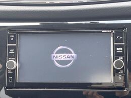 【純正ナビ】人気の純正ナビを装備。オーディオ機能も充実しており、Bluetooth接続すればお持ちのスマホやMP3プレイヤーの音楽を再生可能！毎日の運転がさらに楽しくなります！！