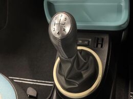 ●5速MT車