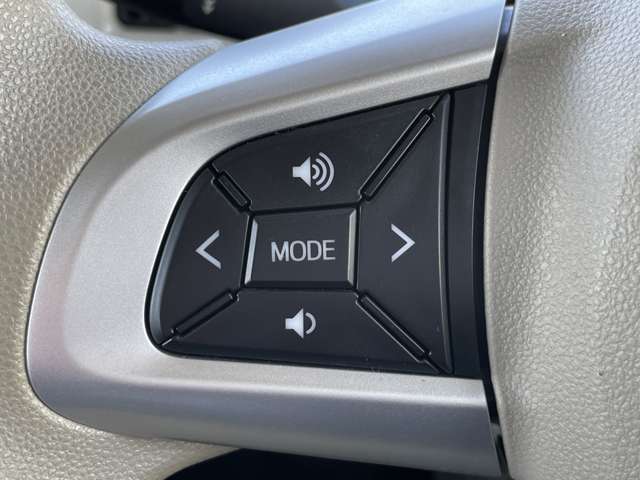 「ステアリングスイッチ」　オーディオの操作が手元でできます♪前を見たまま操作できるので安心です♪