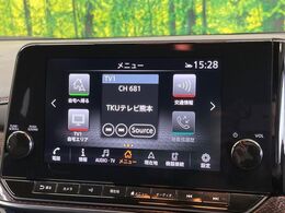 【メーカー純正ナビ】インテリアに溶け込むスタイリッシュな「専用設計」メーカーナビを装備♪視認性や操作性など基本性能にも優れ、より上質なカーライフをお楽しみいただけます。